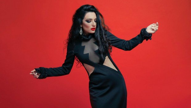 Dilarə Kazımova çılpaq fotosunu paylaşdı: “Çox da üstümə gəlməyin” - FOTO