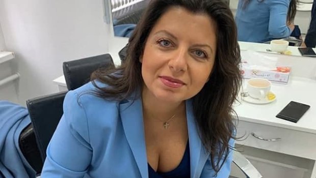 Marqarita Simonyan uşaqlarına “Türkləri öldürün” mahnısını öyrətdi – VİDEO