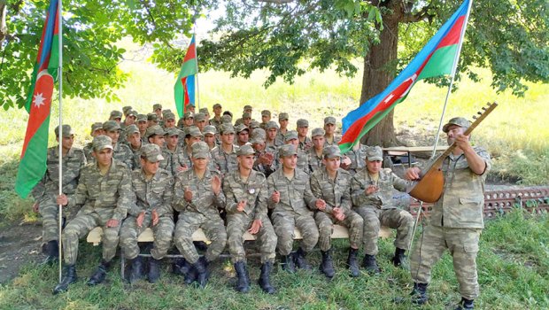Azad edilmiş ərazilərdə dislokasiya olunmuş bölmələrdə görüş keçirildi - FOTO