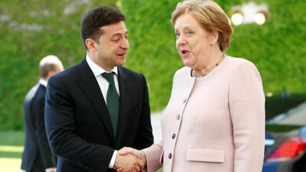 Merkel Zelenskini Berlinə dəvət etdi