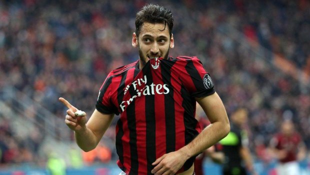 Türkiyəli futbolçu rəsmən “İnter”də - FOTO