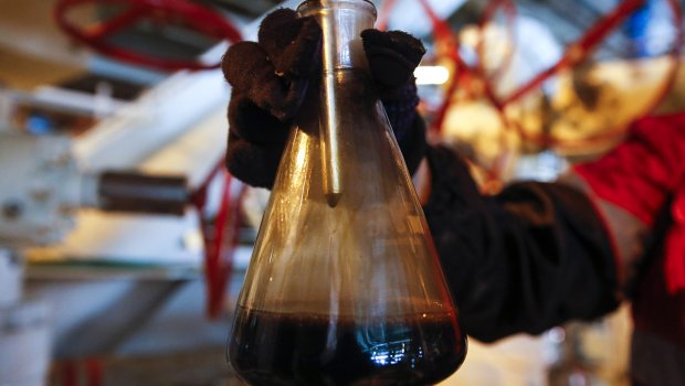 Brent nefti bahaşaldı, WTI isə ucuzlaşdı