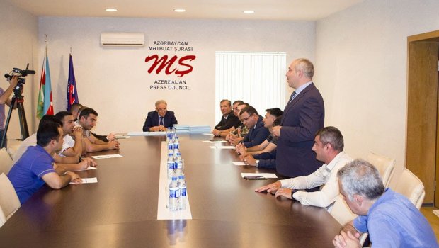 Mətbuat Şurasında Vətən müharibəsində iştirak edən jurnalistlərlə GÖRÜŞ - FOTO 