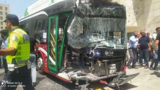 “Bakubus”lar bir-birinə çırpıldı - Yaralılar var - YENİLƏNİB - FOTO