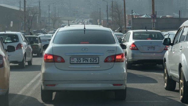 Ermənilərin daha bir fırıldağı üzə çıxdı: bahalı avtomobil nömrələrini...