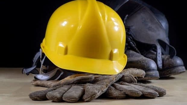 Kürdəmirdə usta binadan yıxılaraq öldü 