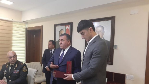 Şəhid İlqar Mirzəyevin ailəsinə “Azərbaycanın Milli Qəhrəmanı” medalı təqdim olundu