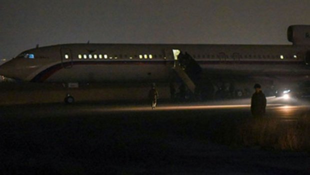 Erməni hərbçilərin olduğu təyyarə Bakıdan İrəvana çatdı - VİDEO