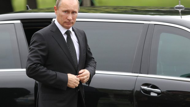 Putin sükan arxasında - VİDEO