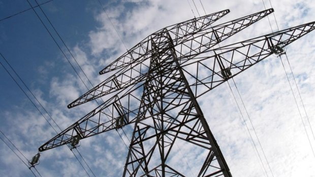 Sumqayıtda intihara cəhd - Elektik dirəyini çıxdı və...