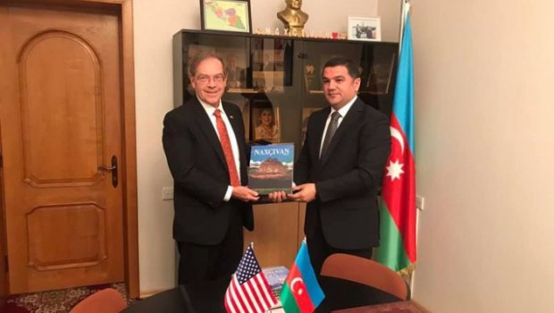 ABŞ səfiri Naxçıvan nümayəndəsi ilə görüşdü