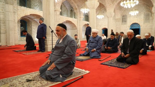 Din xadimləri Şuşada Yuxarı Gövhərağa məscidində namaz qılıblar - FOTO