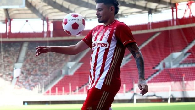 “Olimpiakos”un “Neftçi” ilə oyuna hiyləgər gedişi