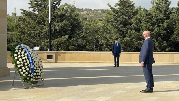 Avropa İttifaqı Şurasının Prezidenti Şəhidlər Xiyabanını ziyarət etdi