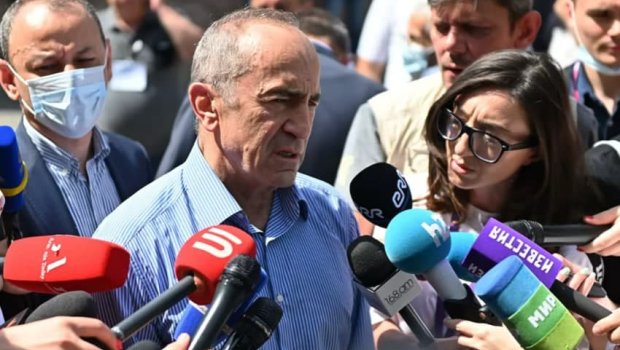 Robert Köçəryan deputat mandatından imtina etdi