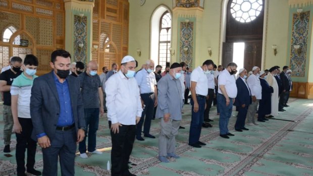 Təzəpir məscidində bayram namazı qılındı - FOTO