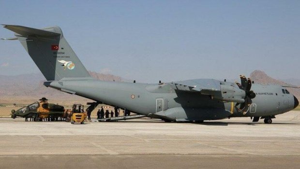 Müdafiə nazirinin təyyarəsinin pəncərəsi çatladı - təcili eniş etdi 