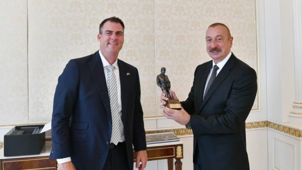 “Azərbaycanın dövlət başçısı çox gözəl insandır” - Oklahoma ştatının qubernatoru 