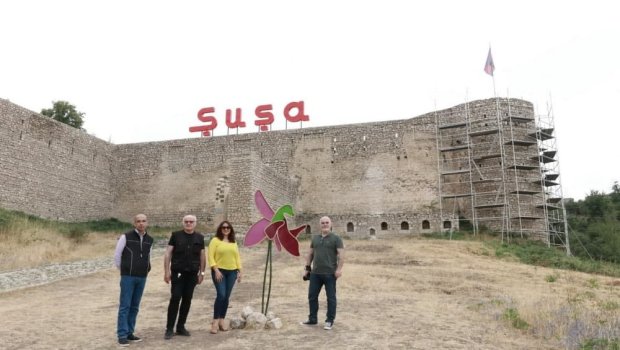 Fransız jurnalistlər ermənilərin Qarabağda törətdikləri vandalizmdən dəhşətə gəlib - FOTO