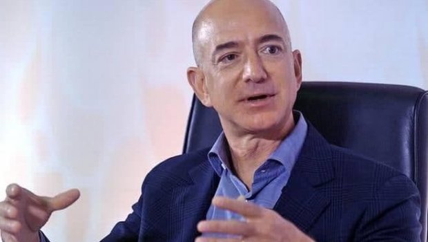 Bezos dünyanın ən varlı insanı statusunu itirdi
