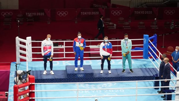 Tokio-2020: Azərbaycan boksçusu medalını aldı - FOTO