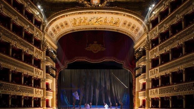 “4.4 Qısa Tamaşalar Festivalı”na tamaşa qəbulu elan edilir