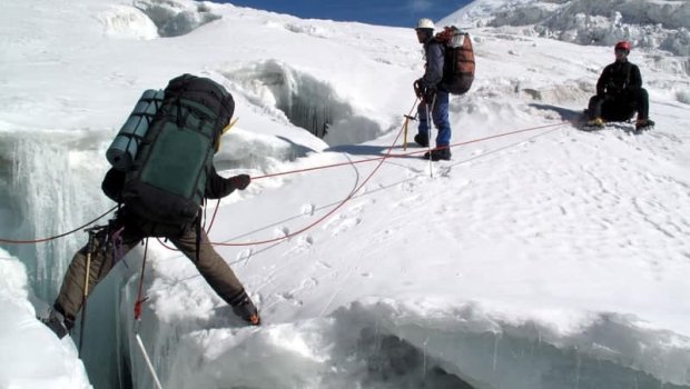 Rusiyalı alpinistlər Tyan-Şan dağlarında öldü