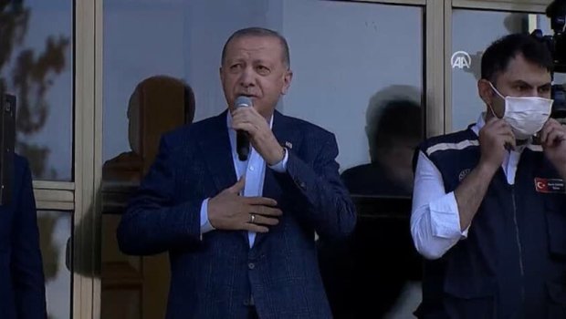 Ərdoğan sel nəticəsində ölənlərin dəfn mərasiminə qatıldı - VİDEO