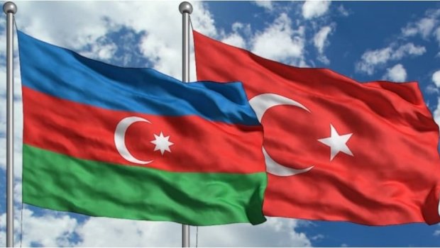 Ermənistana gözdağı olan QOŞA BAYRAQ - FOTO