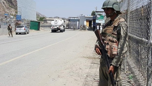 Pakistan Əfqanıstanla sərhədi AÇDI