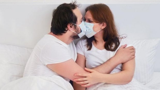 Koronavirus zamanı intim əlaqə olarmı?