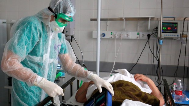 Rusiyada son sutkada koronavirusdan 797 xəstə öldü