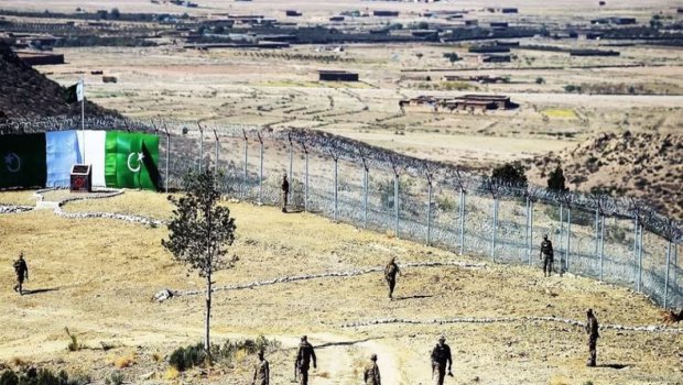Pakistan ordusunun bir zabiti öldürüldü - Əfqanıstanla sərhəddə