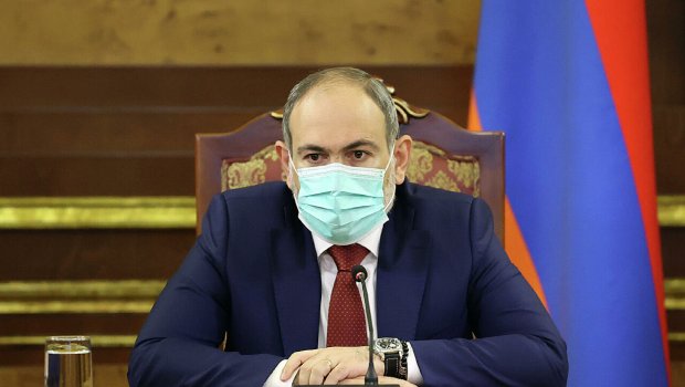 Parlamentdəki dava zamanı Paşinyan zalda imiş – SAKİTCƏ İZLƏYİB