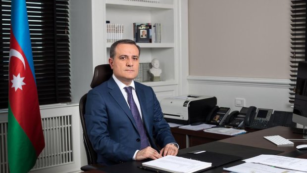 Ceyhun Bayramov iranlı həmkarını təbrik ETDİ