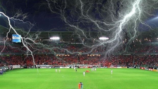 Oyun zamanı məşqçini ildırım öldürdü