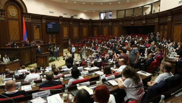 Erməni əsgər atası: “Hakimiyyət gecə-gündüz keçmişdə talan ediləni qəpik-qəpik qaytarmaqla məşğuldur”