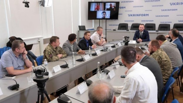 Rusiya və Qafqaz mövzusu “dəyirmi masa”da - FOTO