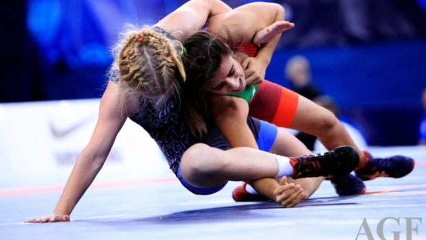 Azərbaycanın qadın güləşçiləri iki medal qazandı