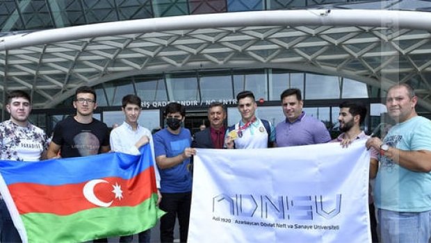 İdmançılarımızın bir qrupu Tokiodan Bakıya qayıtdı - FOTO
