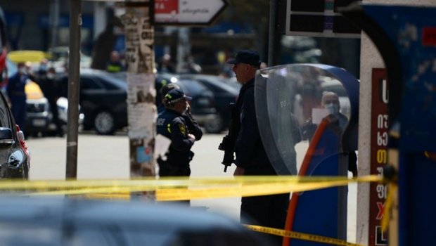 Gürcüstanda film kimi bank soyğunu – 15 nəfər girov götürüldü - VİDEO 