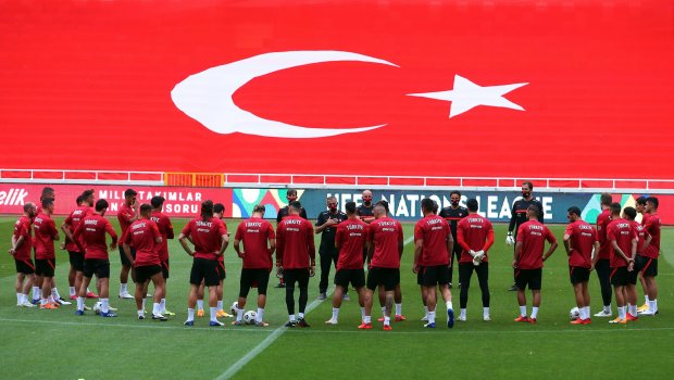 Türkiyə millisinin yeni baş məşqçisi kim olacaq? – AD AÇIQLANDI 