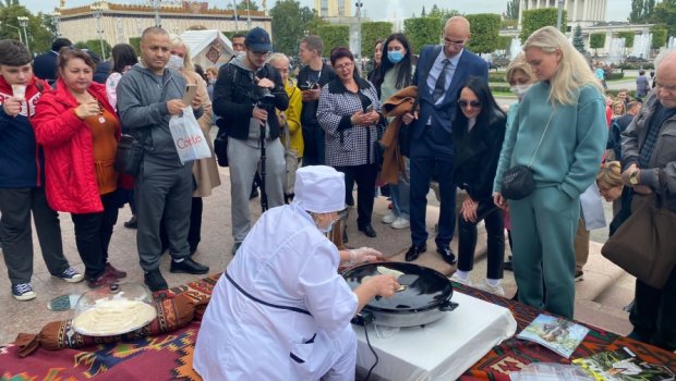 “Azərbaycan” pavilyonunda TƏDBİR - “Moskva-Bakı: qəlblər birləşdirir” - FOTO