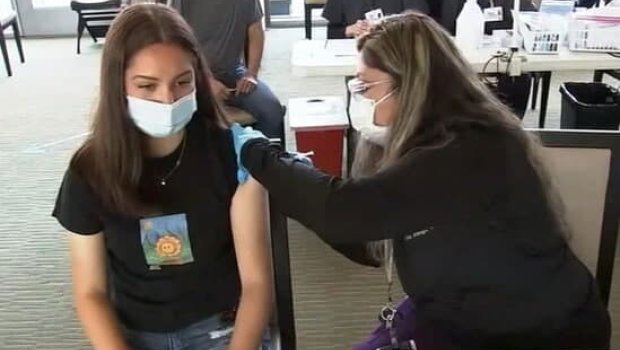Britaniyada 12 yaşdan yuxarı yeniyetmələr vaksinasiya olunacaq