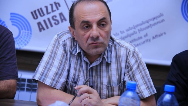 Erməni politoloq: \