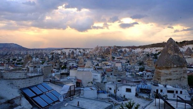 Türkiyədə faciəvi hadisə: Azərbaycanlı qadını öldürüb özünü qatarın altına atdı – FOTO