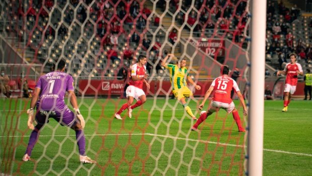 Azərbaycanlı futbolçunun Portuqaliyada ilk qolu – VİDEO 