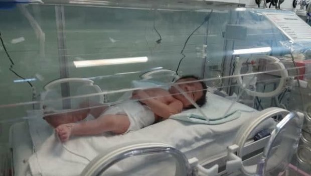 Körpəsini diri-diri basdıran qadın: \