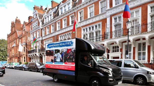 London küçələrində Anım günü münasibətilə aksiya - FOTO