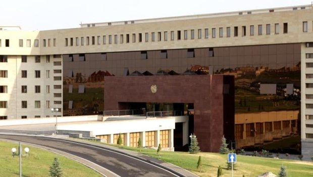 Ermənistanda XAOS: Müdafiə Nazirliyi Baş Qərargahla birləşir - İDARƏLƏR ləğv edilir